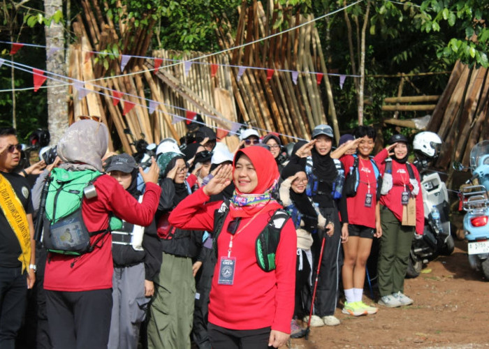 Komunitas Pendaki Banten Peringati Harlah Pancasila di Gunung Prakasak 