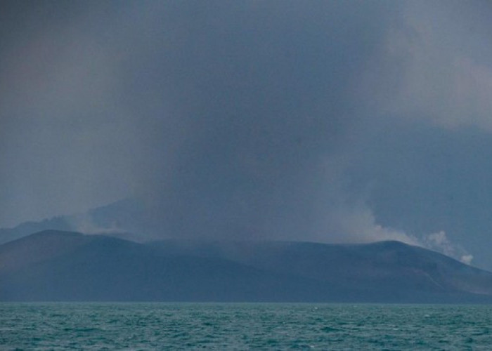 Gunung Anak Krakatau Erupsi Lagi Selama 5 Menit, Wisatawan Dilarang Mendekat