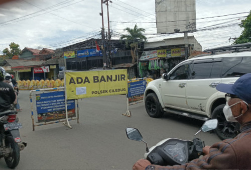 Diguyur Hujan 6 Jam, Ciledug Indah Terendam Banjir Setinggi 1 Meter, Akses ke Jakarta Ditutup