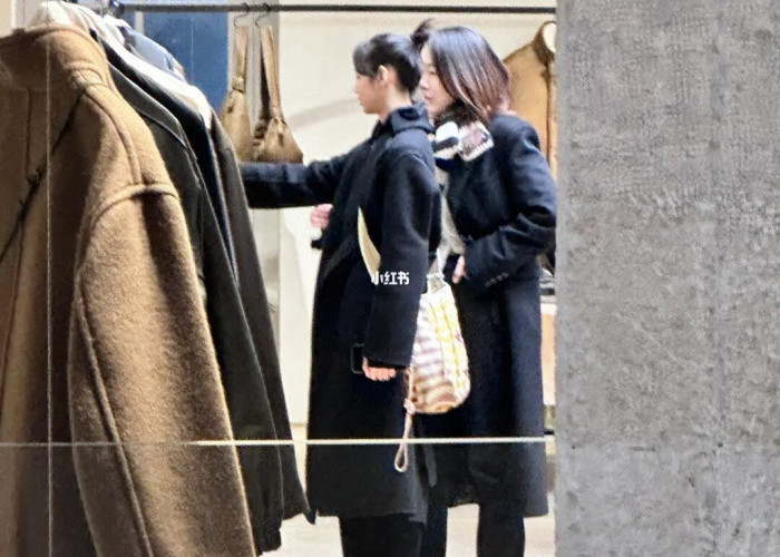 Usai Perpanjang Kontrak, Lisa dan Jisoo BLACKPINK Shopping di Paris
