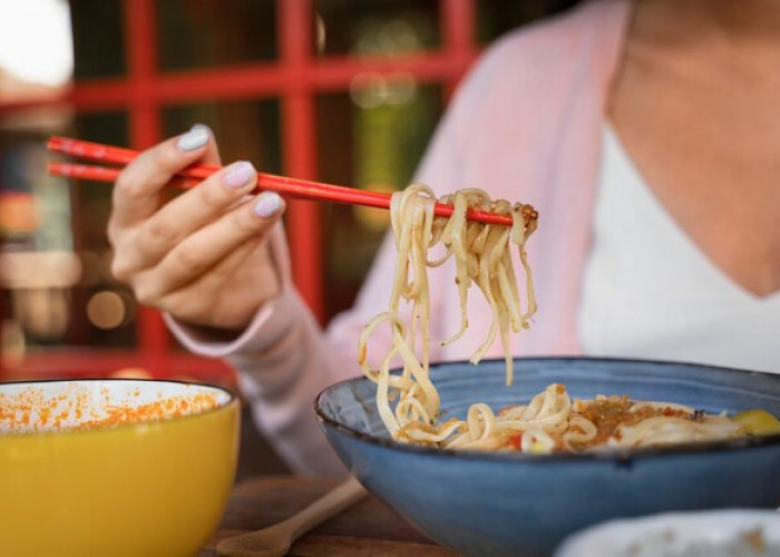 Kebiasaan Makan Mie Instan Bisa Menyebabkan Penyakit Usus Buntu? Ternyata Ini Faktanya