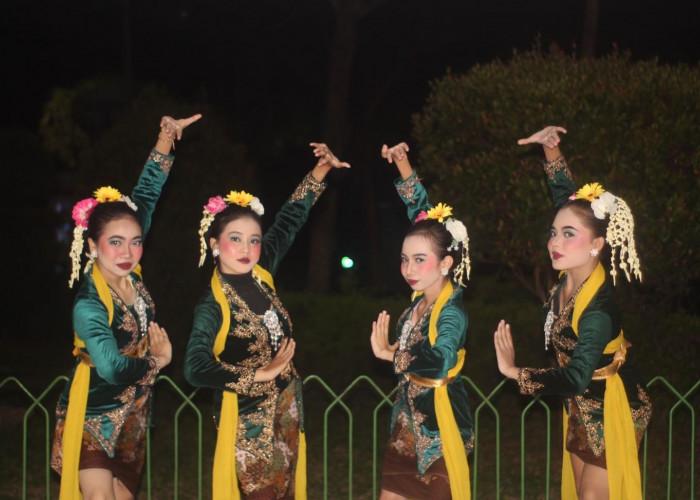 Rayakan Hari Teater Sedunia, Komunitas Seni Cilegon dan UKM Sebawon Hidupkan Alun-Alun