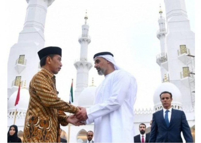 Putra Presiden UEA Kunjungi Masjid Bantuan Ayahnya di Surakarta 