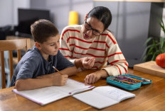 Ibu Muda Mulai Bimbang Pilih Sekolah Reguler atau Homeschooling untuk Anak