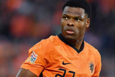 Jelang Laga Kontra Swedia, Denzel Dumfries Minta Skuad Belanda Lebih Berani Saling Kritik