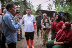 Kunjungan ke Sumbar, Gubernur Banten Andra Soni Salurkan Bantuan untuk Korban Bencana