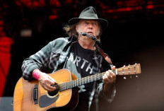 Neil Young Gugat Komite Kampanye Trump, Persoalan Hak Cipta Musik Kembali Disorot