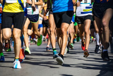 Spill 5 Sepatu Running Paling Hype: Performa Juara, Diajak Nongkrong Malah Makin Slay!