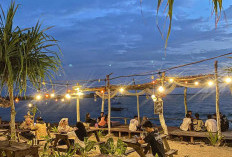 Santuy Beach: Spot Nyore Paling Syahdu di Pinggiran Labuan