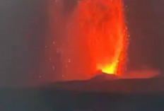 Erupsi Gunung Anak Krakatau Diduga Pemicu Dentuman di Tiga Provinsi