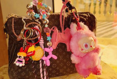 Bag Charm Makin Ramai, Cara Gen Z Bikin Tas Jadi Cermin Diri