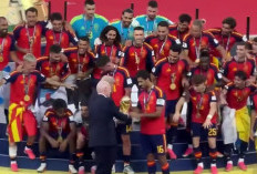 Trump Dicemooh Penonton saat Serahkan Trofi Piala Dunia