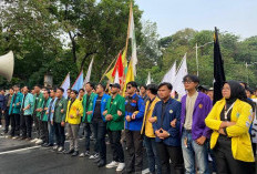 Bukan Sekadar Demo, Mahasiswa “Merebut Kemerdekaan” di Bundaran HI Bawa 8 Tuntutan