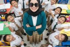 Gaji Guru Rp30 Juta: Mimpi Kesejahteraan atau Tantangan Baru Pendidikan Nasional?