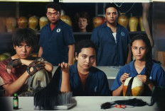 “Monster Pabrik Rambut” Rilis Poster Resmi, Teror Lembur dan Misteri Kematian Siap Hantui Bioskop