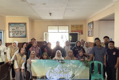 Sosialisasi Kewirausahaan dan Digitalisasi UMKM: Pembuatan Media Pembayaran QRIS di Desa Citeureup