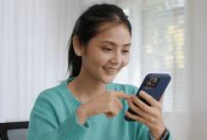 Sering Scroll HP Bikin Bahu Makin Membungkuk? Coba 5 Latihan Ini untuk Bantu Perbaiki Postur