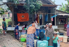 MAHAPEKA UIN Banten Salurkan Air Bersih untuk Warga Kaduela