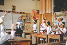 Kemendikdasmen Prioritaskan Penataan Guru Non-ASN, Buka Peluang Jadi ASN