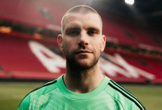 Maarten Paes Resmi Berseragam Ajax, Babak Baru Kiper Timnas Indonesia