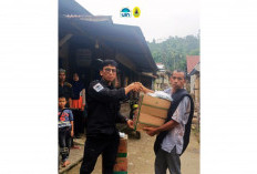 Relawan KMPLHK RANITA UIN Jakarta Berjalan 2 Hari Menuju Lokasi Bencana