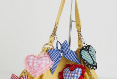 Bukan Cuma Hiasan, Bag Charm Kini Jadi Bahasa Identitas Gen Z