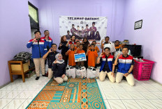 Anak Prasejahtera di Cilegon Dapat Paket Seragam Sekolah Program SESAMA PT PGN 